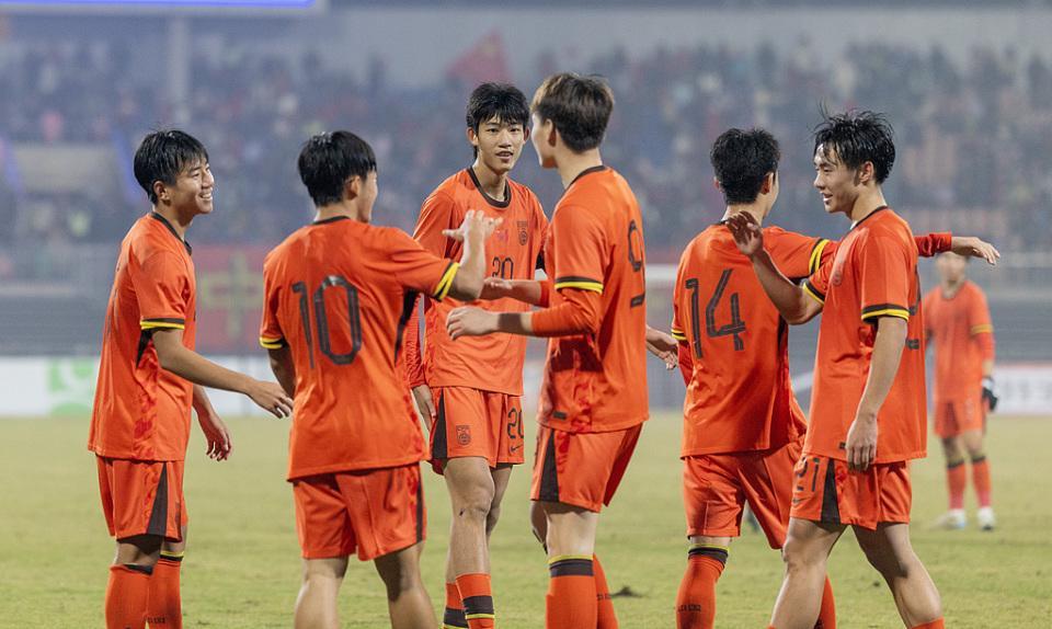 开云-U17国足亚洲杯28人名单：邝兆镭领衔！留洋5将入选，泰山足校6人